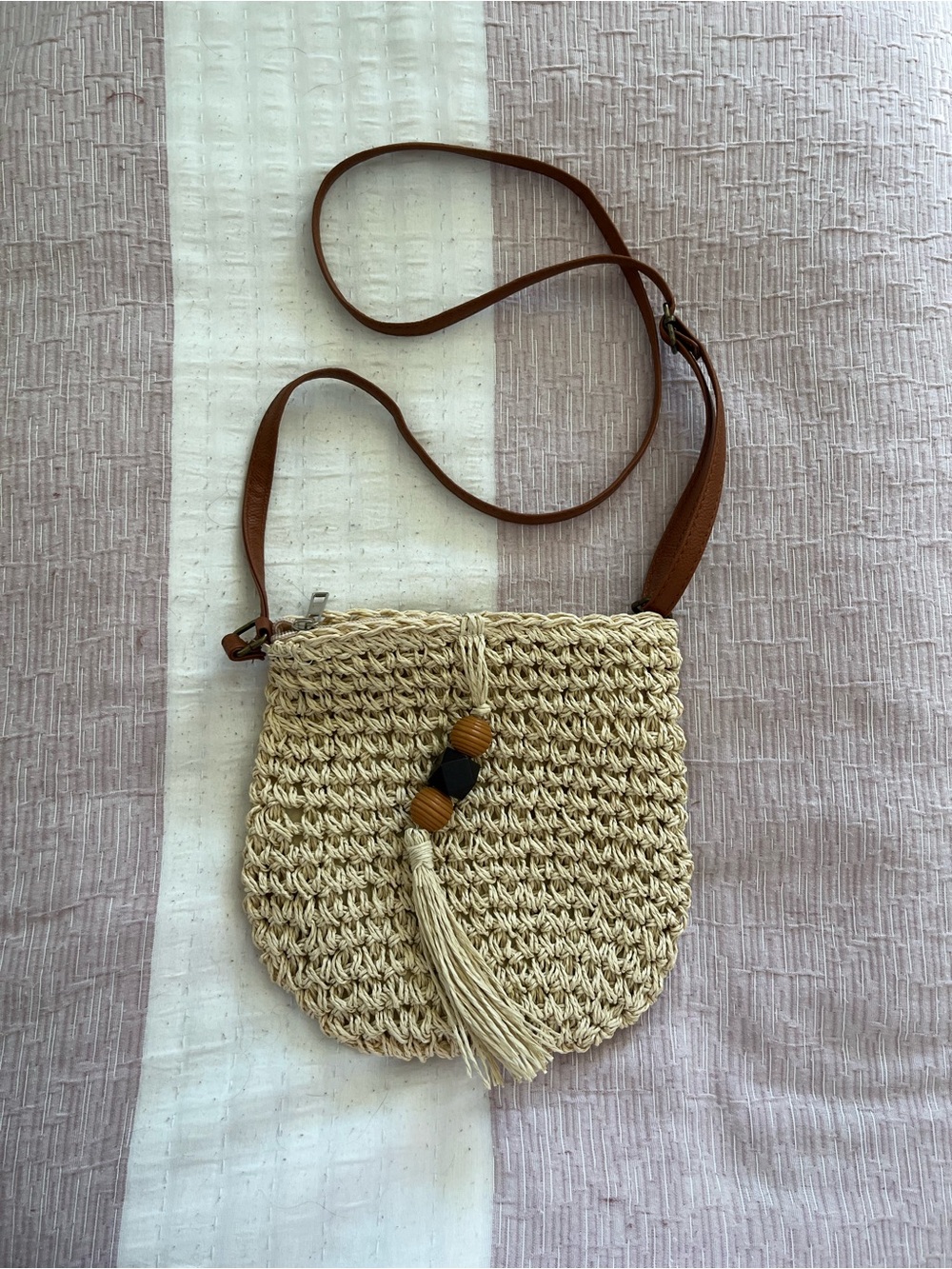 Y2K 2000s Boho Beige Woven Bag Brown Strap Tassel Beaded Accent Zip Pockets